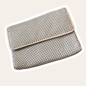 Whiting & Davis | Clutch